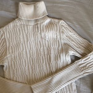 Cable knit turtle neck